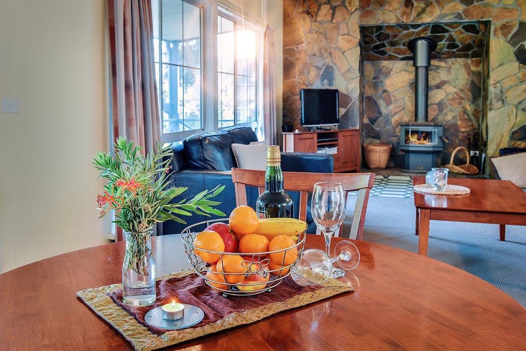 Waverley House Cottages เลคส์เอนทรานส์ ภายนอก รูปภาพ